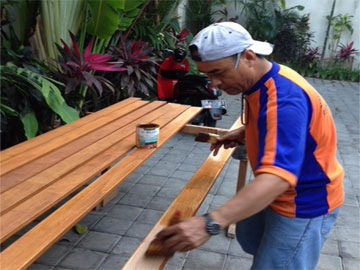 J. Hermanus - Lapak Tukang Pengecatan Kayu