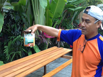 J. Hermanus - Lapak Tukang Pengecatan Kayu